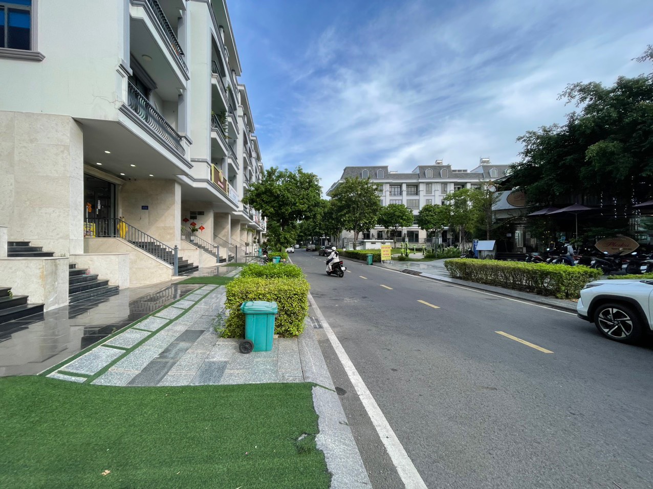 Chính chủ cho thuê văn phòng trệt + lầu 1 diện tích 7*20m vị trí đẹp Vạn Phúc City