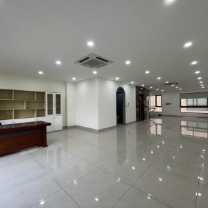 CHO THUÊ VĂN PHÒNG TẦNG 2 – KĐT VẠN PHÚC – FULL TIỆN ÍCH, VÀO LÀ LÀM NGAY!