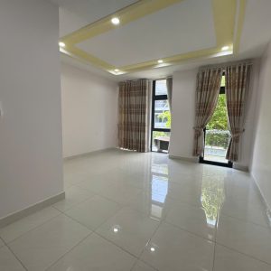 Cho thuê Văn phòng 40m2 có ban công,vị trí đẹp,đầy đủ tiện ích tại KĐT Vạn Phúc City chỉ 7.5 triệu.