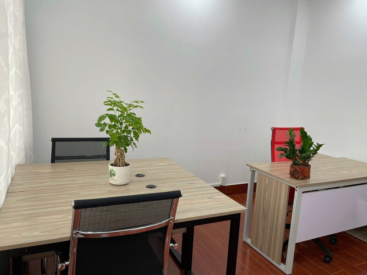 Cho thuê văn phòng nhỏ xinh đầy đủ nội thất mặt tiền đường lớn KĐT Vạn Phúc City - Ảnh 6