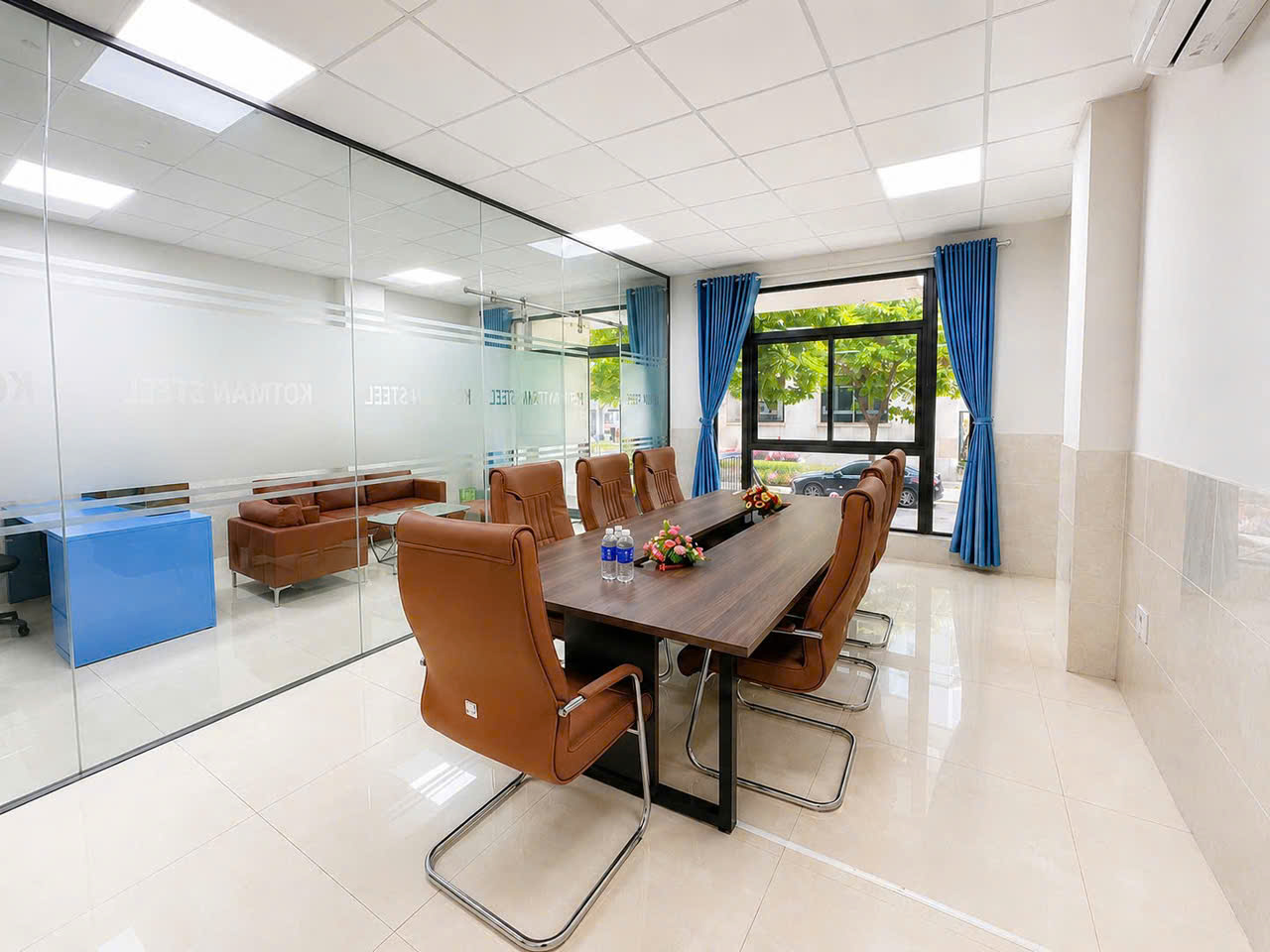 Cho thuê văn phòng tầng trệt 7*20m Full nội thất vào làm việc ngay KĐT Vạn Phúc City