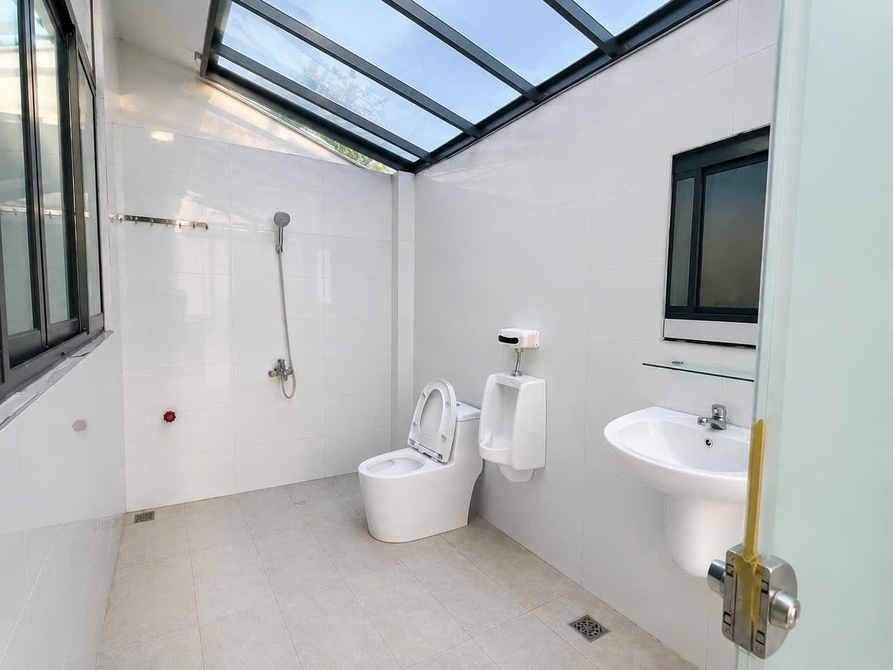 Cho thuê văn phòng tầng trệt 7*20m Full nội thất vào làm việc ngay KĐT Vạn Phúc City - Ảnh 6