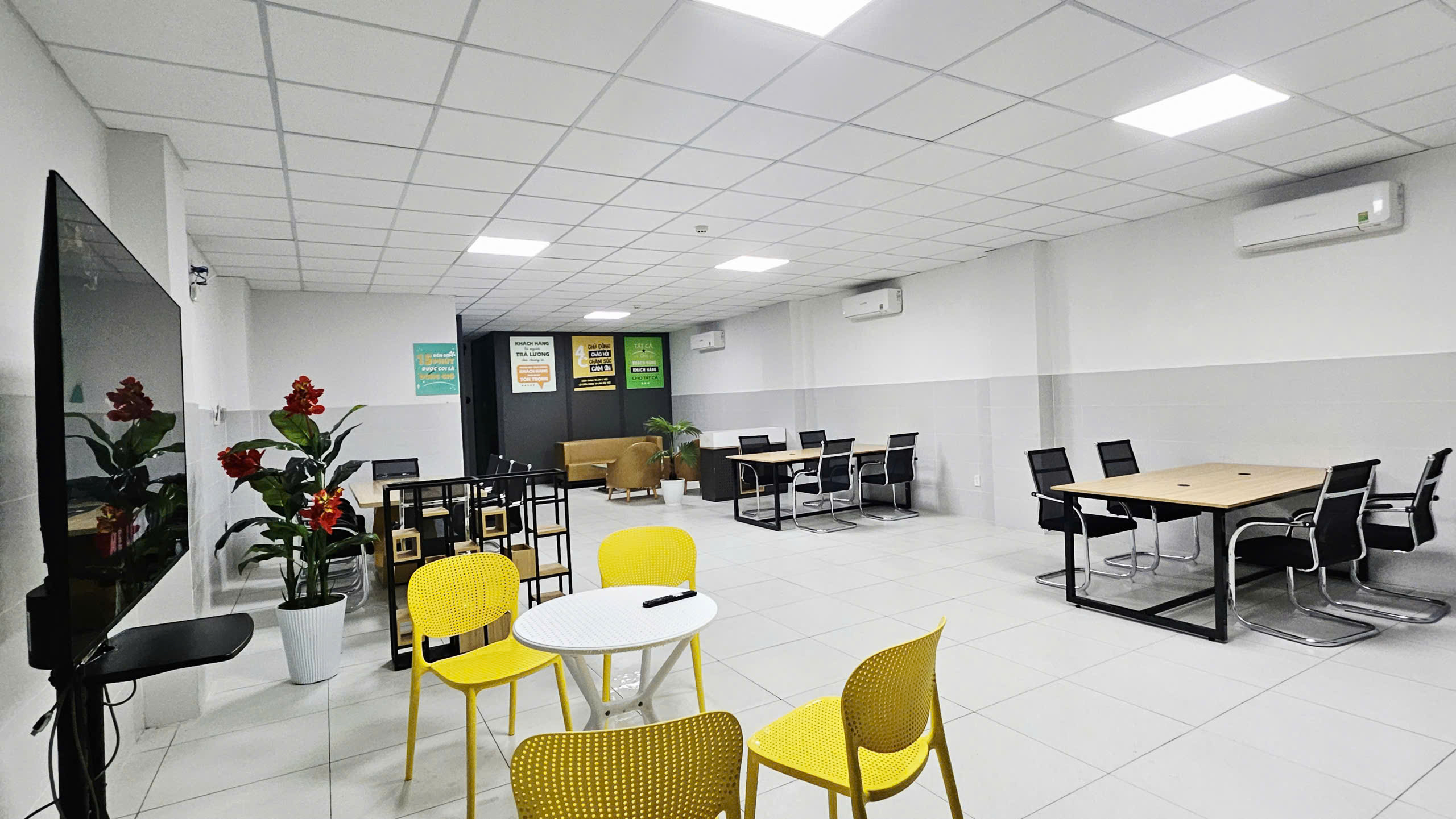 Cho thuê văn phòng ( Trệt + lầu ) hoàn thiện đẹp,bàn giao ngay tại KĐT Vạn Phúc City - Ảnh 3